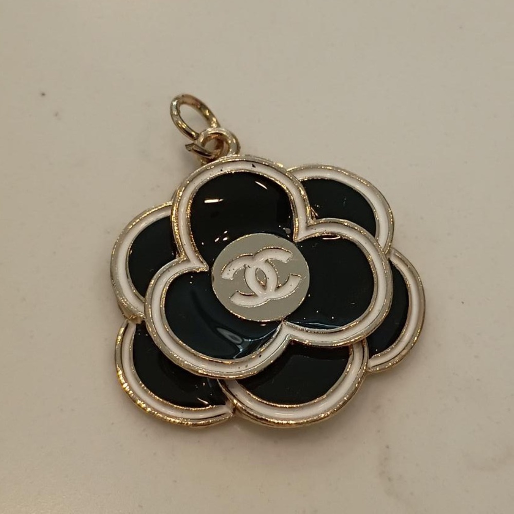 💋Chanel Pendant